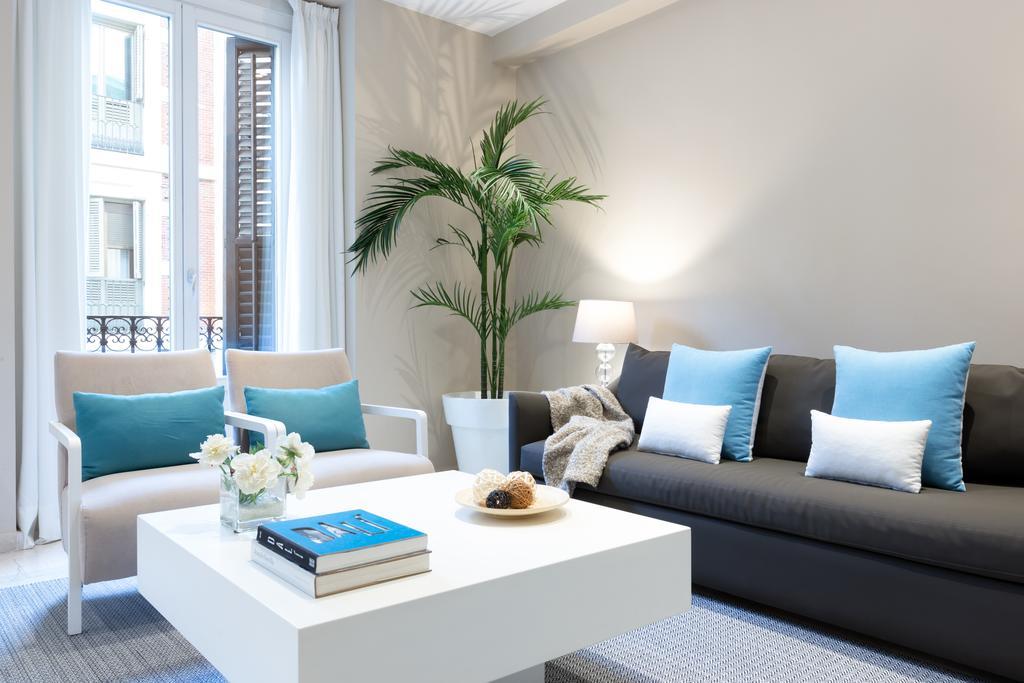 Carretas Apartments Madrid Exteriör bild